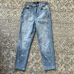 Hollister Ultra high-rise mom jean size 5 27 Daisy